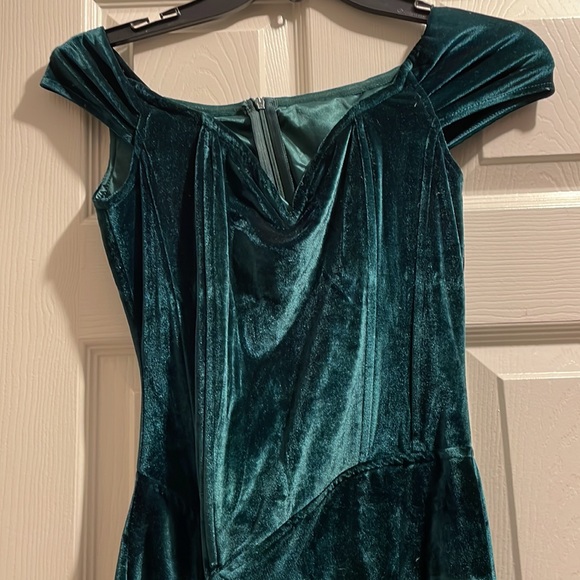 Green velvet sz S high slit off the shoulder dress  CHRISTMAS DRESS - Picture 2 of 4